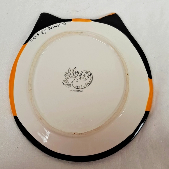 Vintage "Cats By Nina" ceramic calico cat plate - Picture 2 of 5